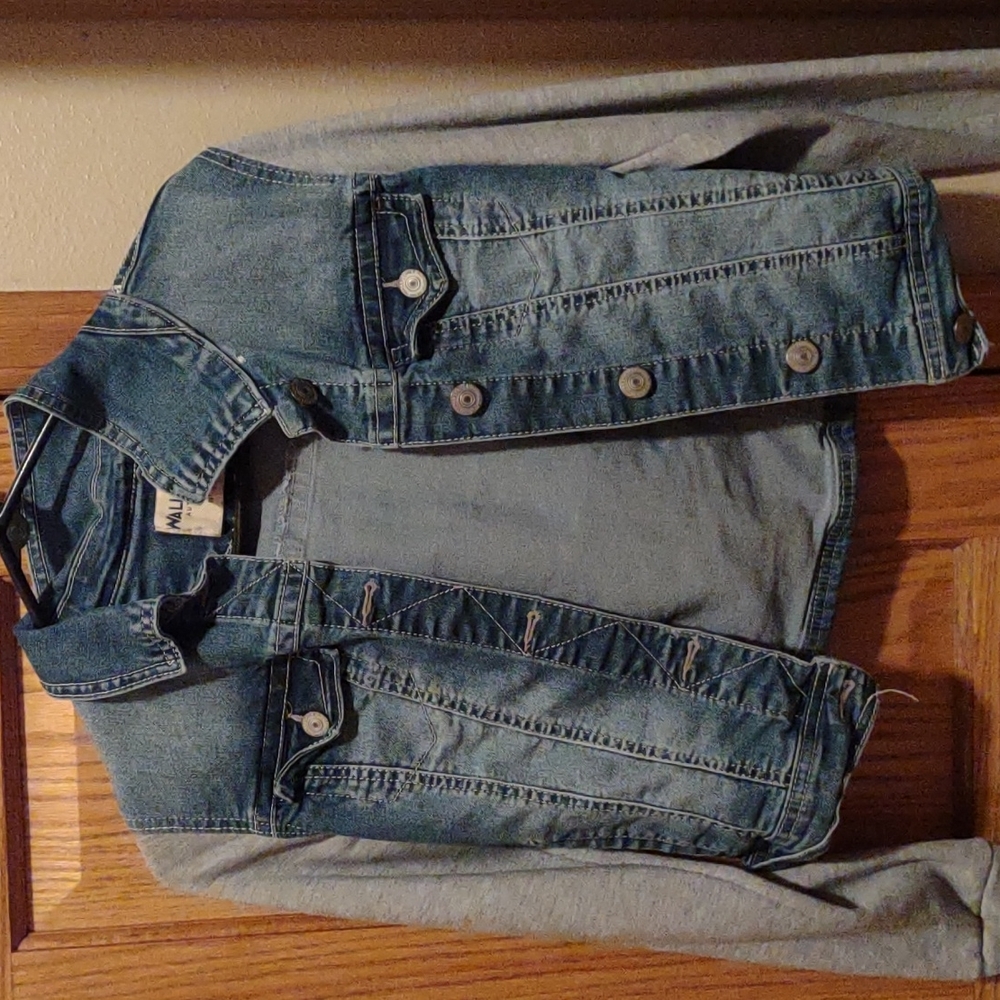 Wall flower sweatshirt/jean jacket